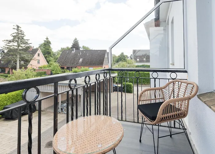 Modern Boho Auf 145qm, 9 Gaeste, Strandnah & Familienfreundlich Apartamento Kiel